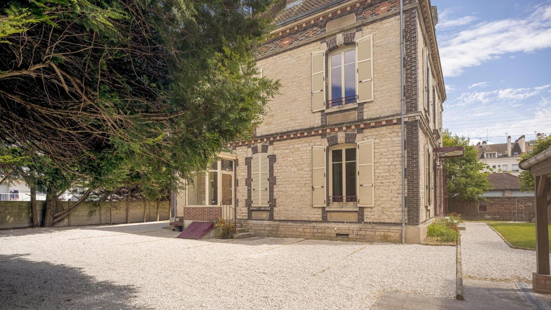 Bonappart 1 - Charme Napoleonien & Confort Troyes Exterior foto